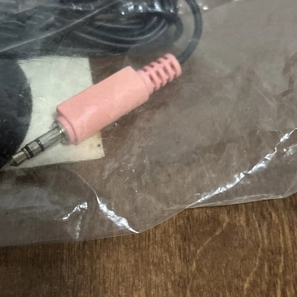 Labtec Model‎ 7303 Wired Microphone 3.5mm Plug New In Plastic Bag